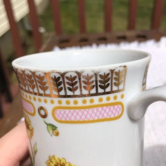 Vintage Georges Briard Floral Potpourri Collection Mugs, Set of 4 - Picture 11 of 11